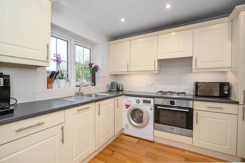 3 bedroom end of terrace house for sale, Ambleside Avenue, Walton-on-Thames, KT12