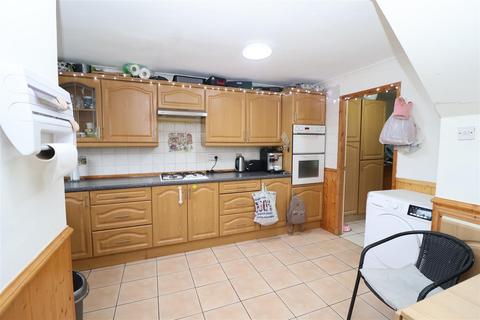 3 bedroom terraced house for sale, Manton Villas, Worksop S80