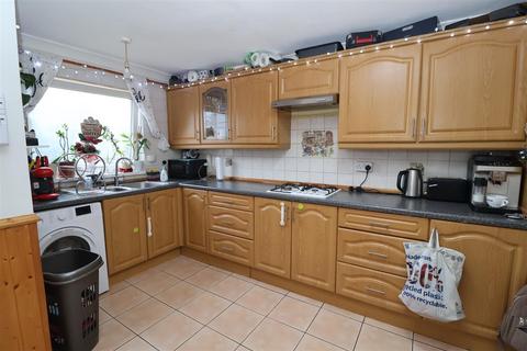 3 bedroom terraced house for sale, Manton Villas, Worksop S80