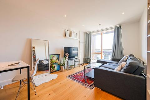 18 Barry Blandford Way, London E3