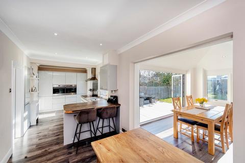 77 Dunwich Road, Bexleyheath, DA7 5EN