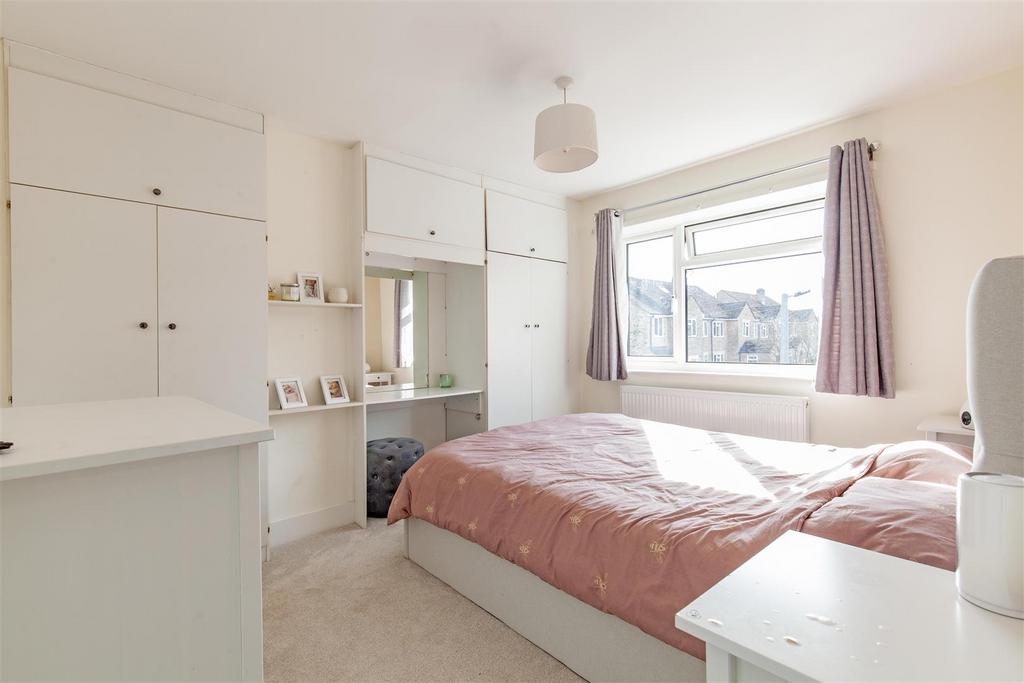 Bedroom 1-1.jpg