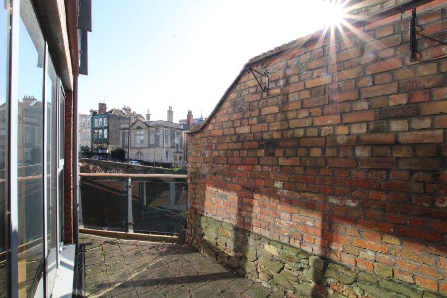 Barossa Place, Bristol BS1 2 bed apartment to rent - £1,750 pcm (£404 pw)