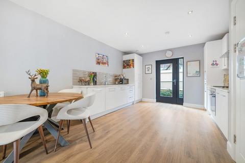 2 bedroom flat for sale, Clarence Avenue, SW4