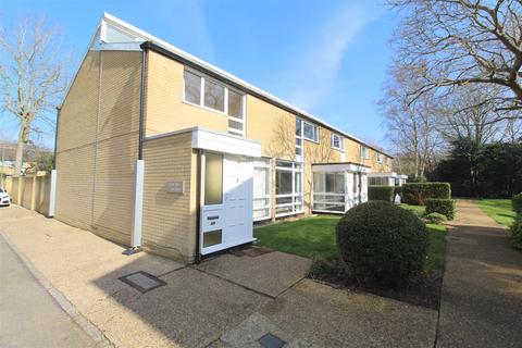 3 bedroom end of terrace house for sale, Weymede, Byfleet