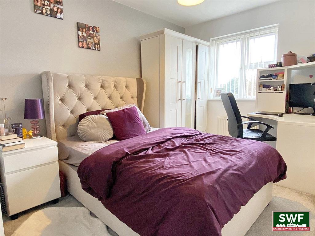 Bed2.jpg