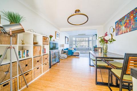20 Greenway, Chislehurst, BR7 6JE