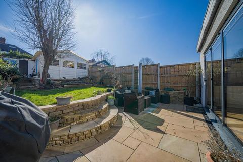 20 Greenway, Chislehurst, BR7 6JE