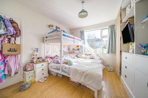 20 Greenway, Chislehurst, BR7 6JE