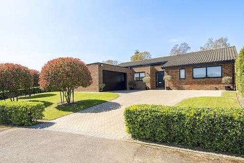4 bedroom detached bungalow for sale, The Deerings, Harpenden