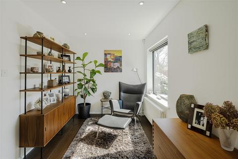 4 bedroom detached bungalow for sale, The Deerings, Harpenden