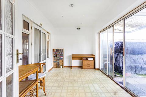 2 Bexhill Close, Feltham, TW13 5EZ
