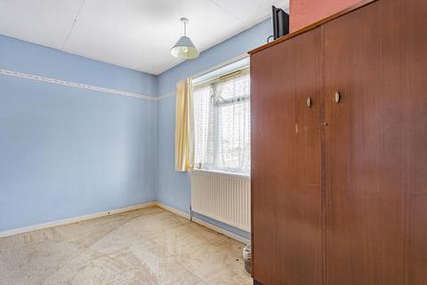 2 Bexhill Close, Feltham, TW13 5EZ