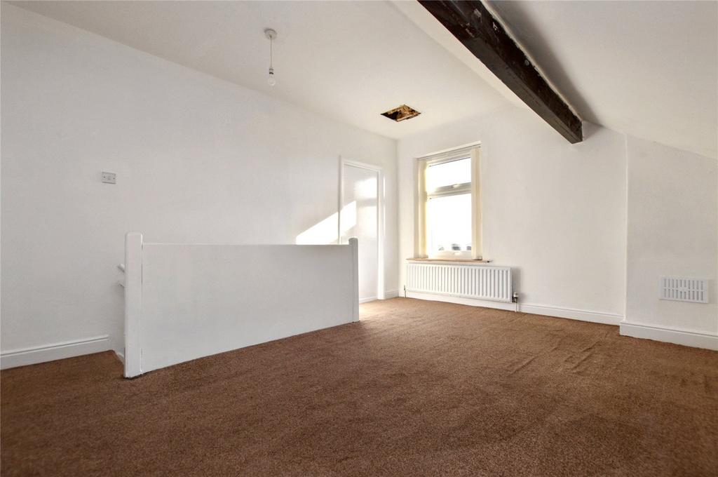 House in Leeds, Howlett Cross - More
