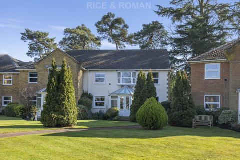 1 bedroom retirement property for sale, Hall Place Drive, Weybridge KT13