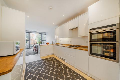 3 bedroom end of terrace house for sale, Musgrove Road, London, SE14