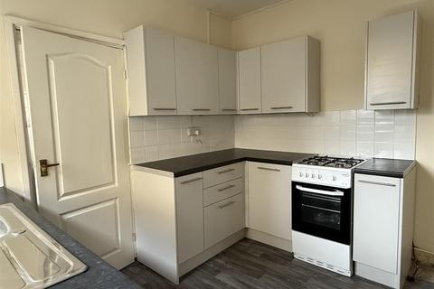 3 bedroom terraced house to rent, Crythan Road, Neath SA11