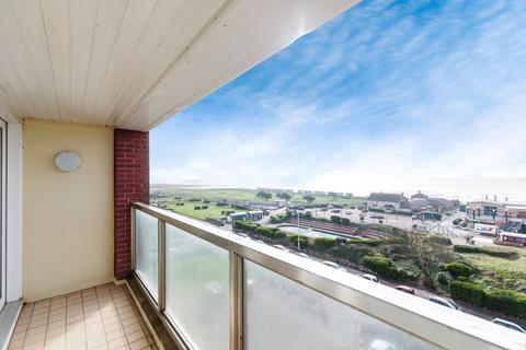 2 bedroom apartment for sale, South Promenade, Lytham St Annes FY8