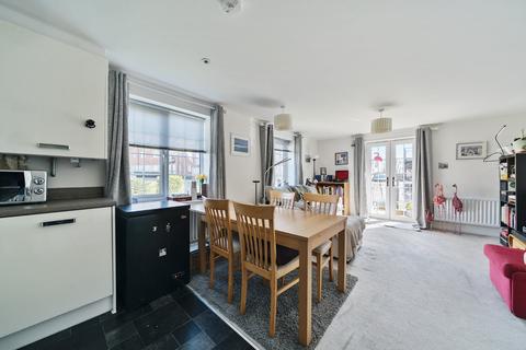 16 Ampthill Way, Faringdon, SN7 7LE