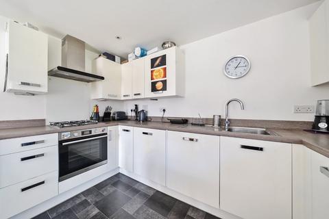 16 Ampthill Way, Faringdon, SN7 7LE