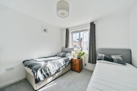 16 Ampthill Way, Faringdon, SN7 7LE