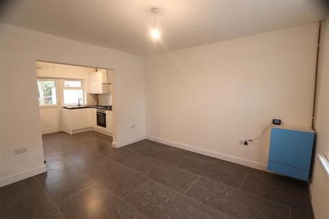 3 bedroom terraced house to rent, Marston Road, Stafford