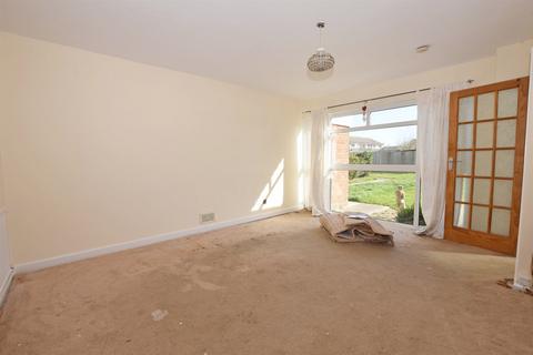 3 bedroom end of terrace house to rent, Burchett Walk, Bognor Regis, PO21