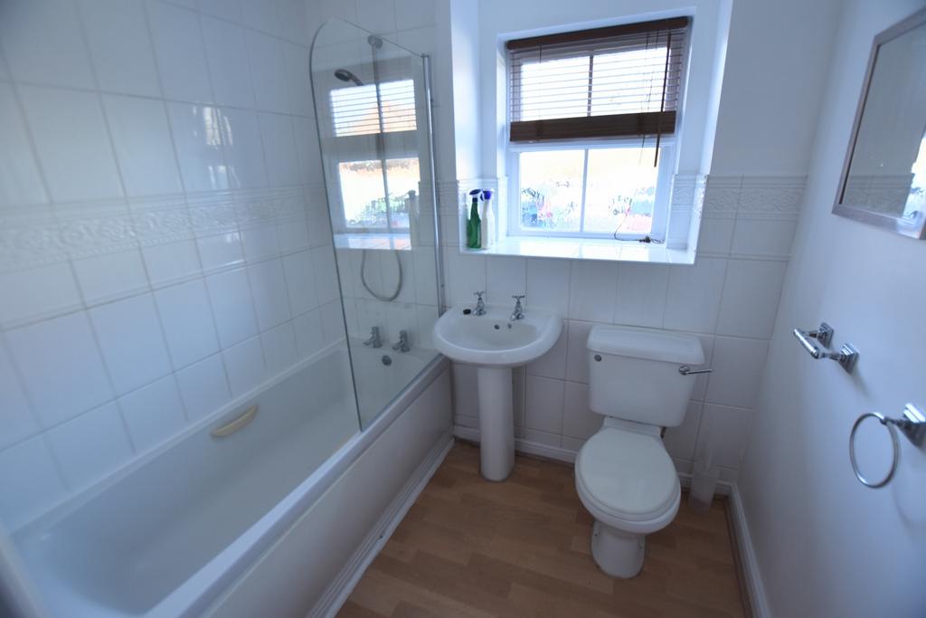 35 Kendall Place bathroom