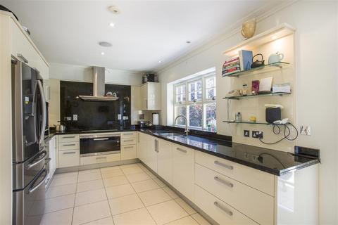 5 bedroom detached house for sale, Holbrook Gardens, Aldenham