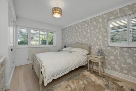11 Lower Wood Road, Claygate, Esher, KT10 0EU