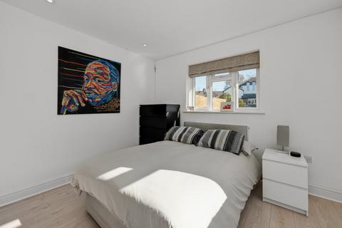 11 Lower Wood Road, Claygate, Esher, KT10 0EU