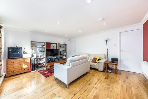 3 bedroom maisonette for sale, Cloysters Green, London E1W