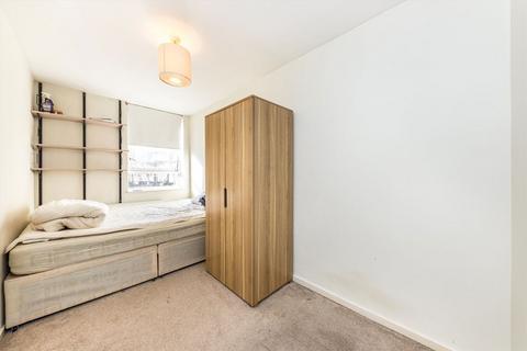 9 Cloysters Green, London, E1W 1LU