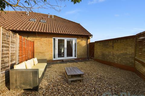 1 bedroom semi-detached house for sale, Walnut Tree, Milton Keynes MK7