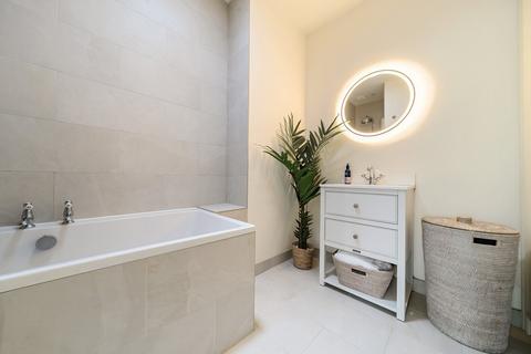 99 Cline Road, Guildford, GU1 3ND