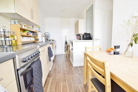 3 bedroom flat for sale, McCullum Road, Bow, London, E3 5HZ