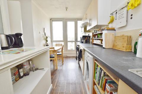 3 bedroom flat for sale, McCullum Road, Bow, London, E3 5HZ