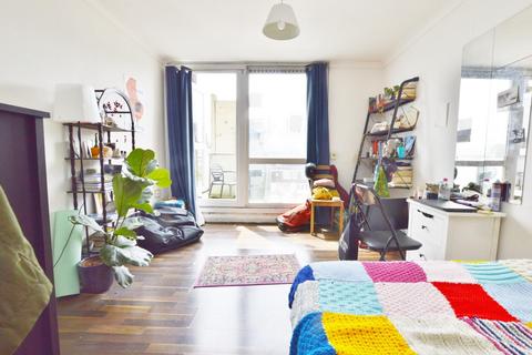 3 bedroom flat for sale, McCullum Road, Bow, London, E3 5HZ