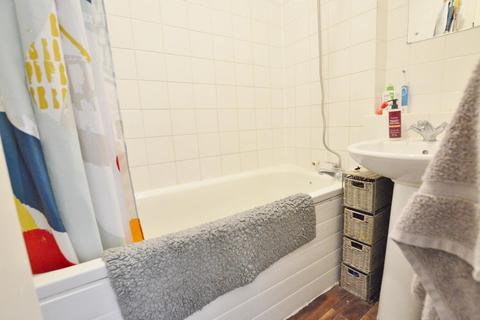 19 Mccullum Road, London, E3 5HZ