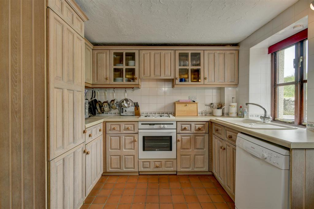 DSC8875 76 78 80 Interior01.JPG