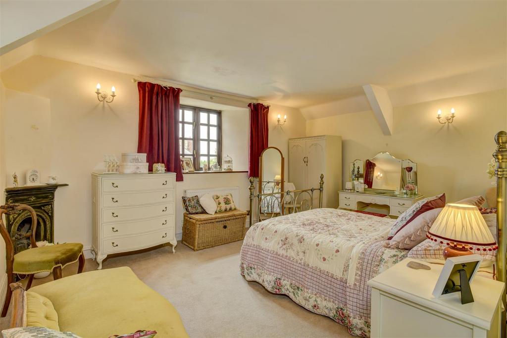 DSC8891 2 3 4 5 Interior01.JPG