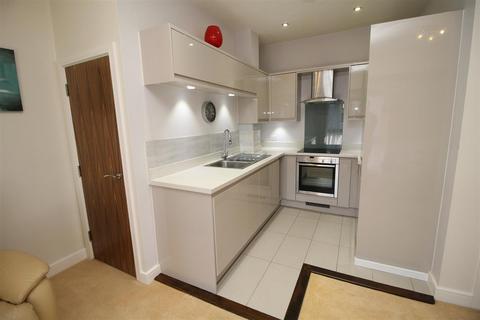 1 bedroom flat to rent, New Orchard, Poole