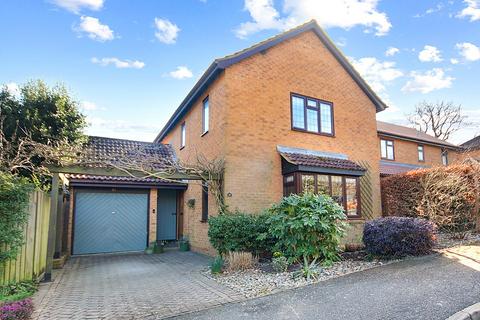 3 bedroom detached house for sale, Overton Shaw, East Grinstead, RH19