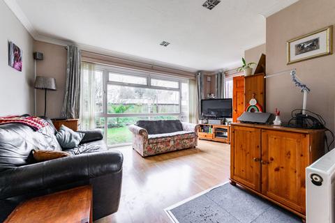 3 bedroom semi-detached house for sale, The Green, Belton