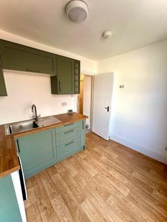 2 bedroom flat to rent, Seven Sisters Road, N7