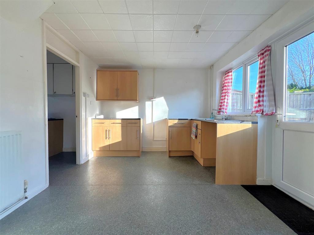 Kitchen 3.jpg