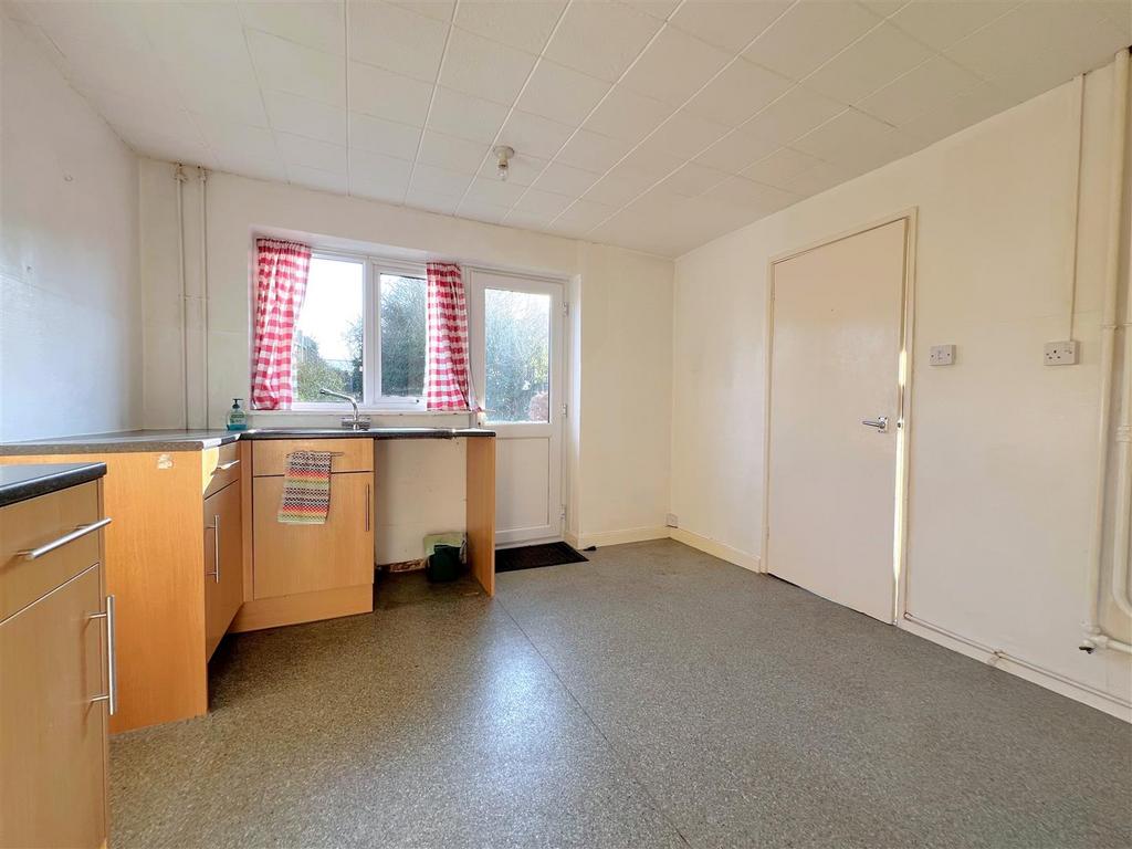 Kitchen1.jpg