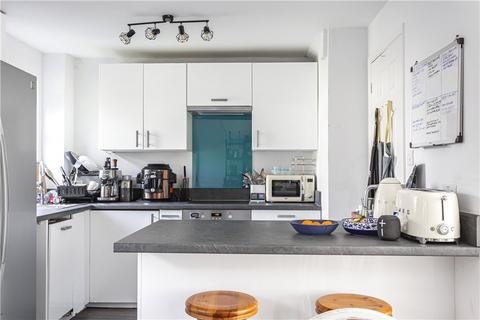 25 Heronfield, Englefield Green, Egham, TW20 0RG