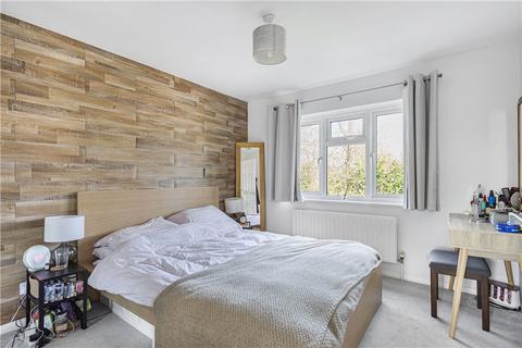 25 Heronfield, Englefield Green, Egham, TW20 0RG