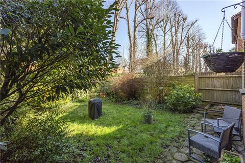 25 Heronfield, Englefield Green, Egham, TW20 0RG